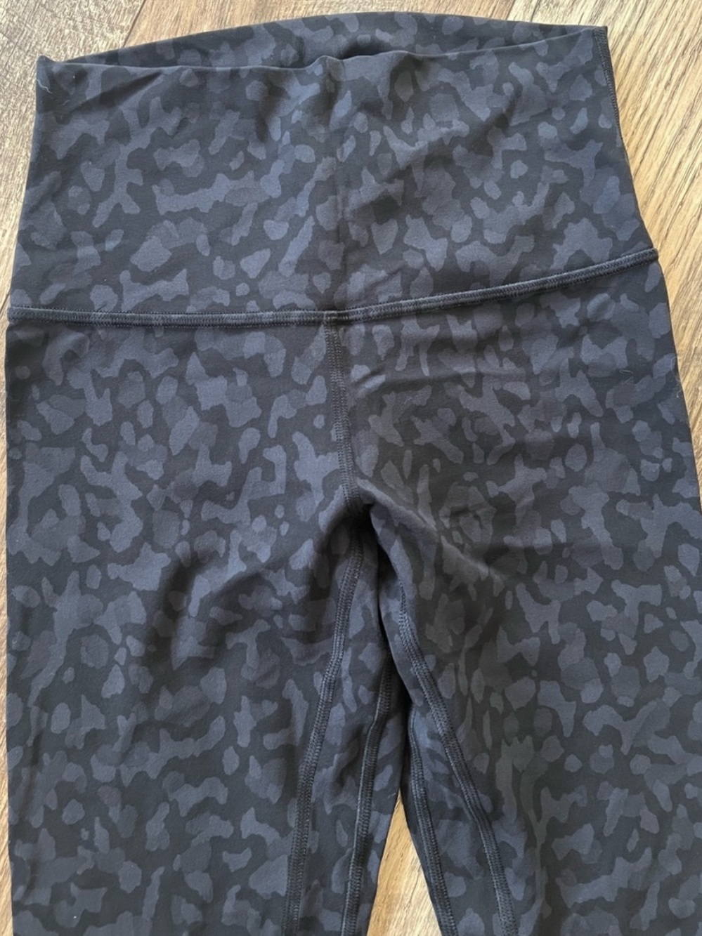 🍋 LULULEMON 🍋 Align 28"  black Cheetah camo Size 8 formation camo deep - Picture 7 of 16